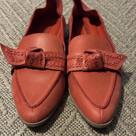 Lucky Brand Abelle Loafer Bossa Nova Red Leather SZ-8.5 Bow Slip On EUC Flats - Picture 1 of 10